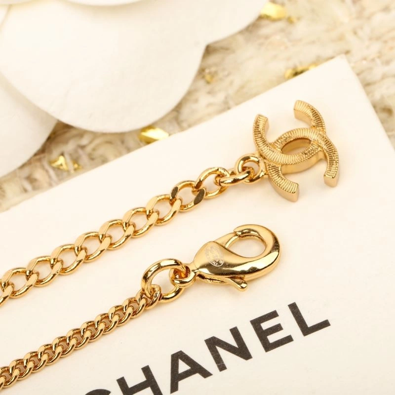 WaterResistant Chanel Necklaces 231047