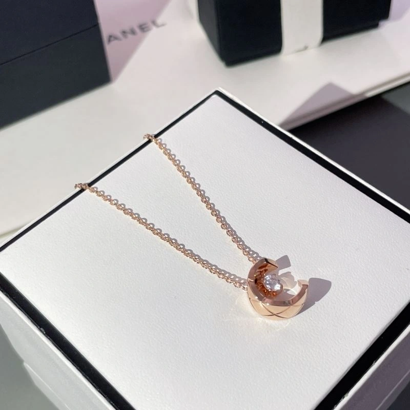 Unisex Chanel Necklaces 231010