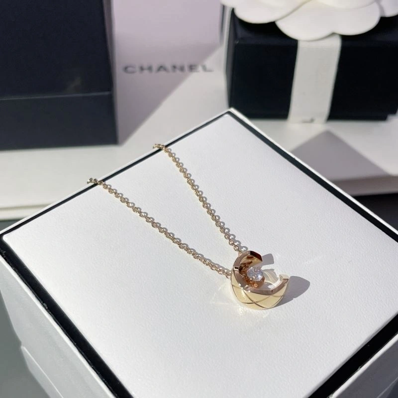 Unisex Chanel Necklaces 231010