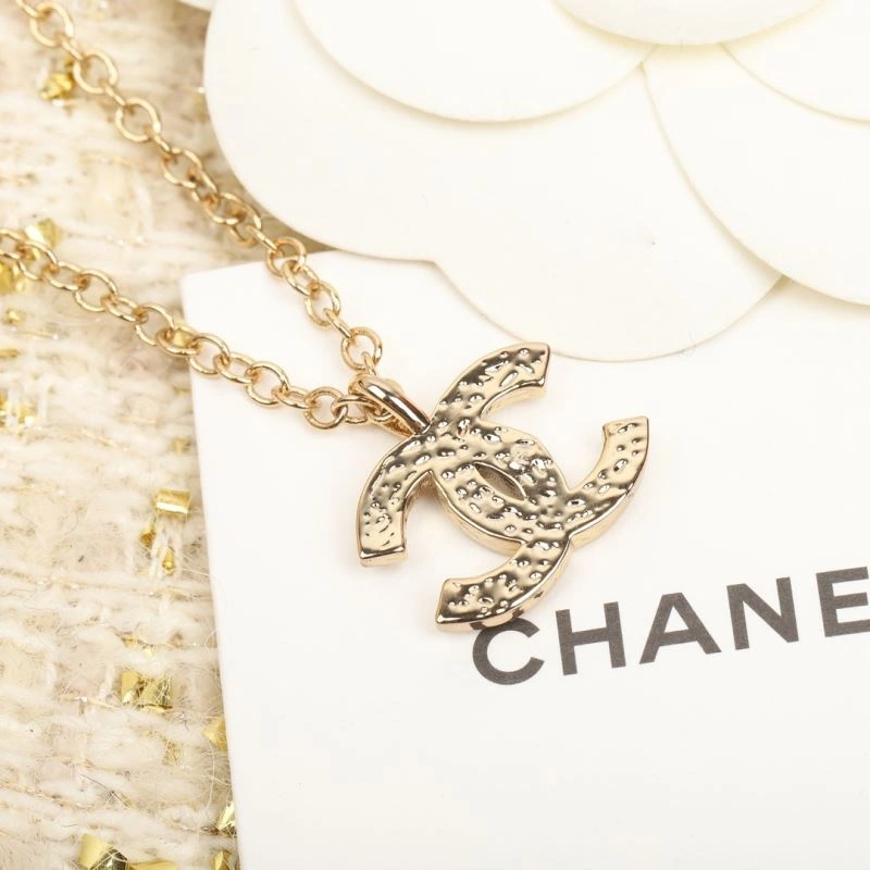 Trendy Chanel Necklaces 231049