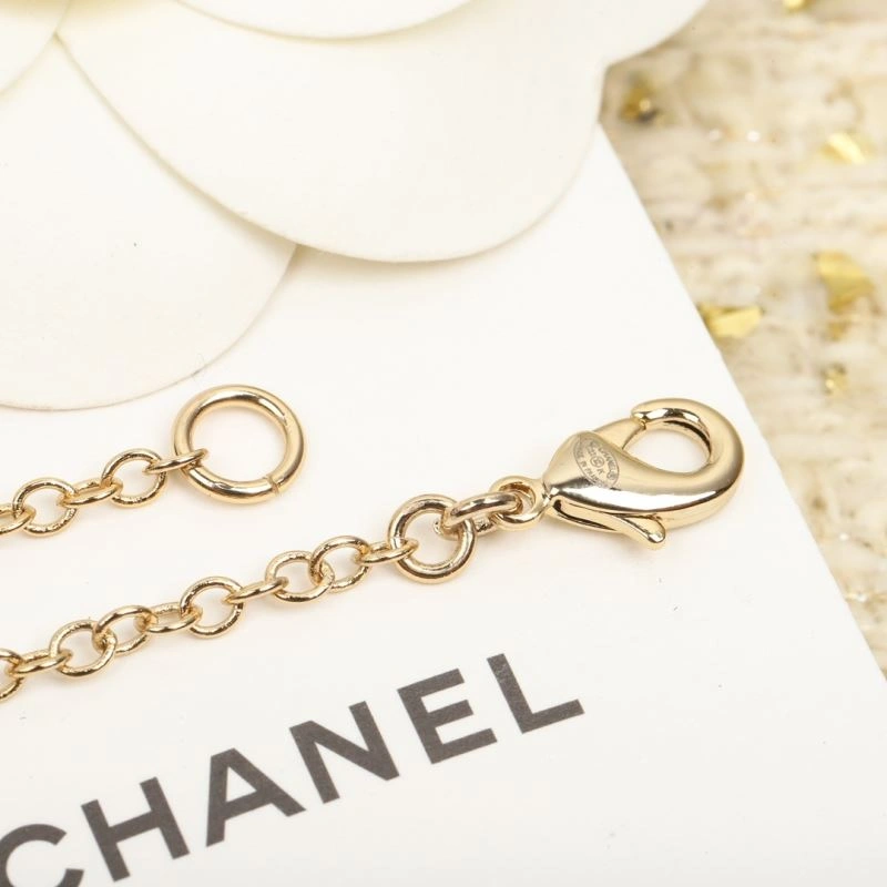Trendy Chanel Necklaces 231049