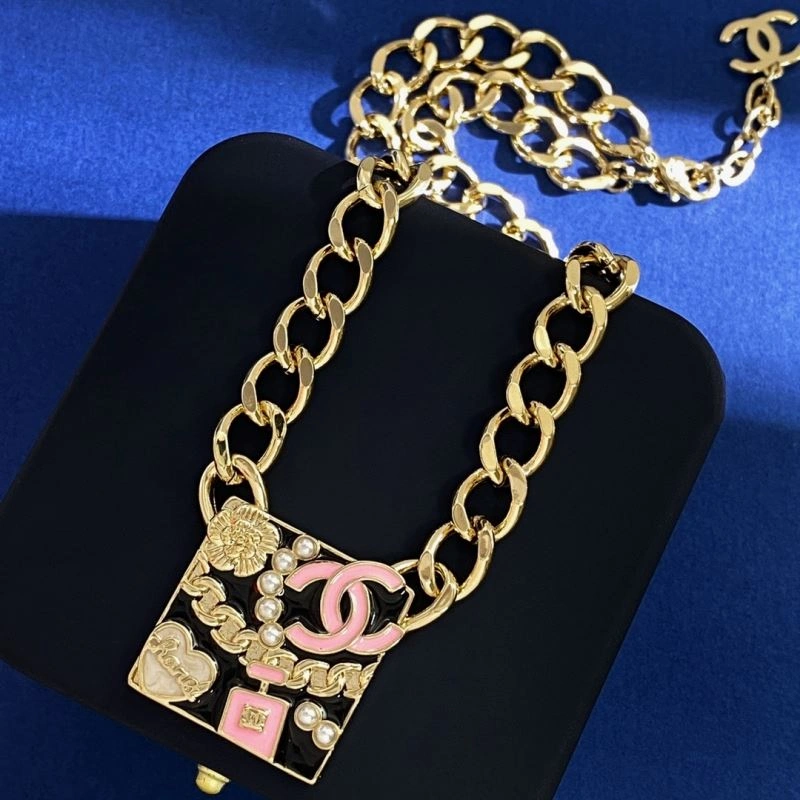 Casual Chanel Necklaces 230983