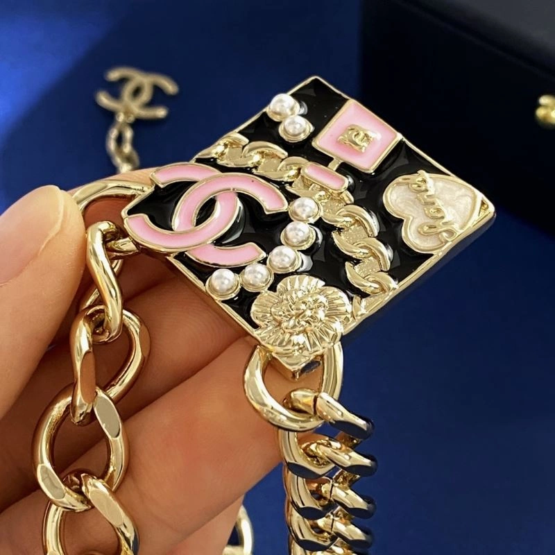 Casual Chanel Necklaces 230983