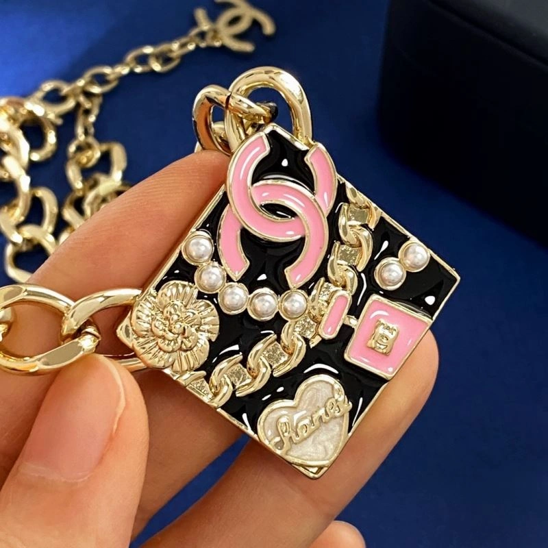 Casual Chanel Necklaces 230983