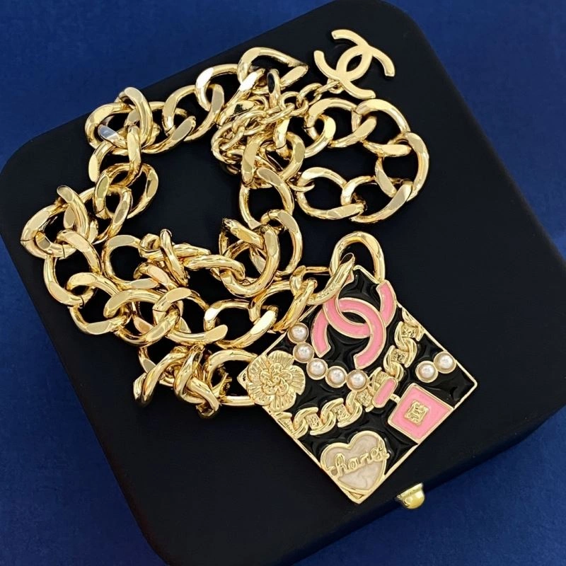 Casual Chanel Necklaces 230983