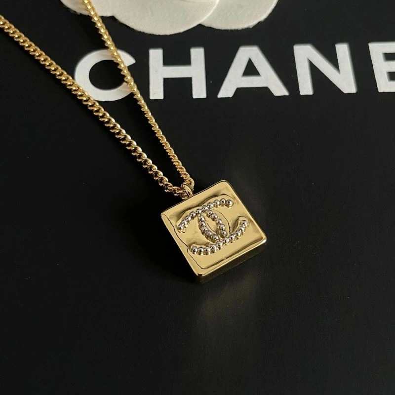 Effortless Chanel Necklaces 230962