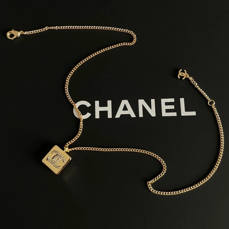 Effortless Chanel Necklaces 230962