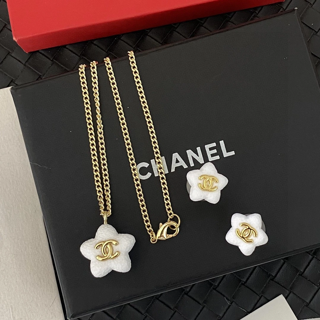 Chanel Necklaces Seasonal 231059