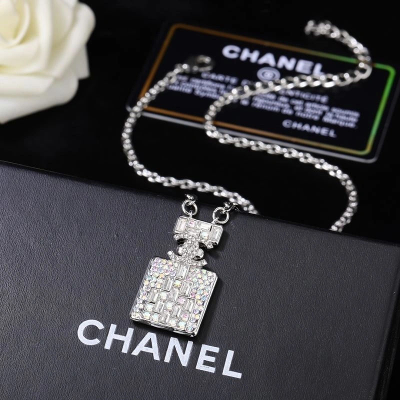 Chanel Necklaces Breathable 230955