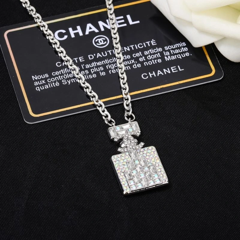 Chanel Necklaces Breathable 230955