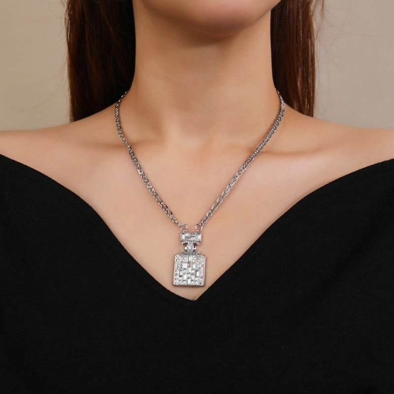 Chanel Necklaces Breathable 230955