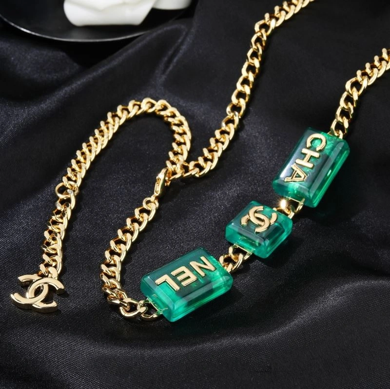 Chanel Necklaces Effortless 231011