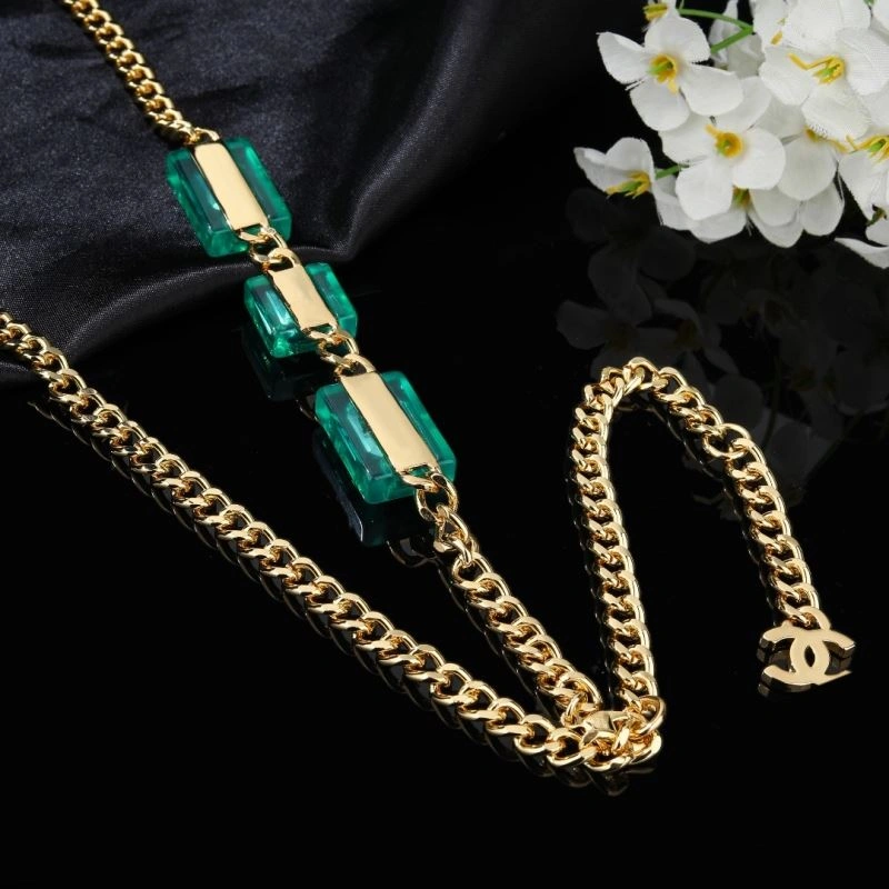 Chanel Necklaces Effortless 231011