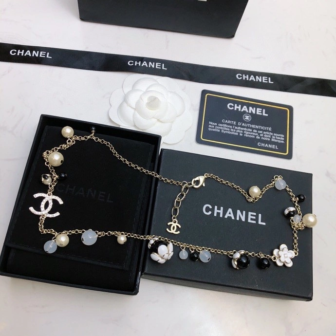 Classic Chanel Necklaces 230989