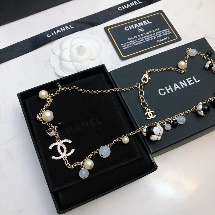 Classic Chanel Necklaces 230989