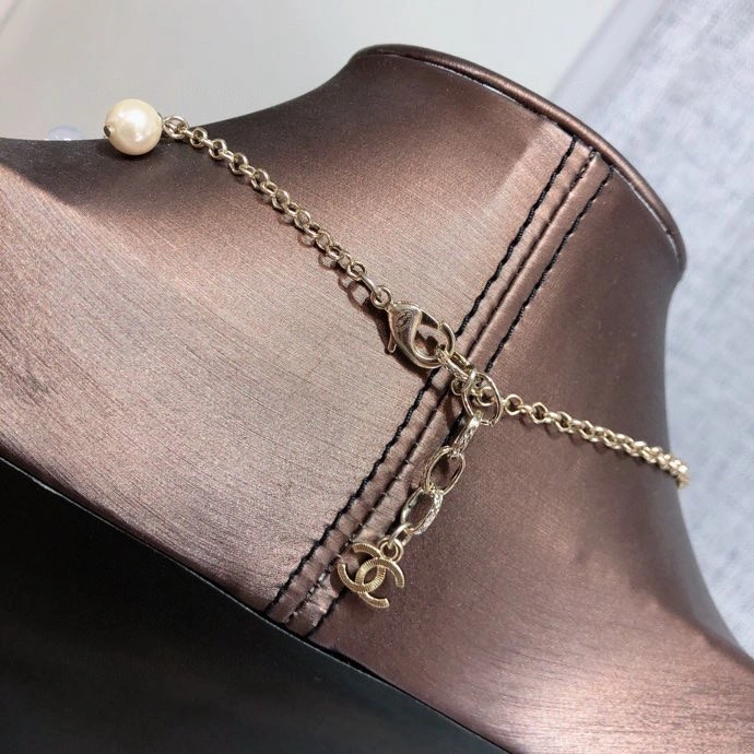 Classic Chanel Necklaces 230989