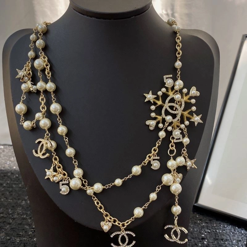 Comfortable Chanel Necklaces 230900