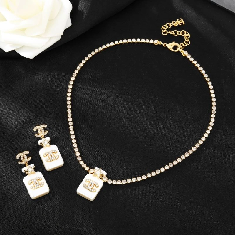 ComfortFit Chanel Necklaces 230895