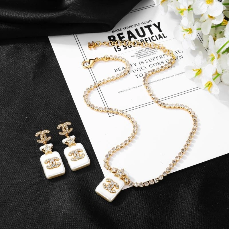 ComfortFit Chanel Necklaces 230895