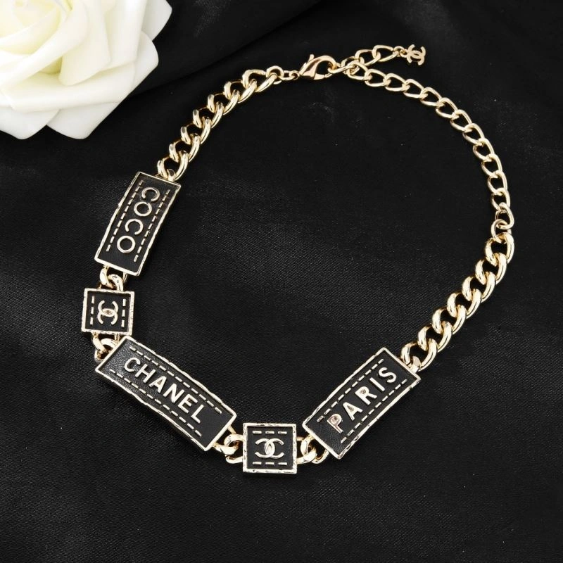 Compact Chanel Necklaces 230898