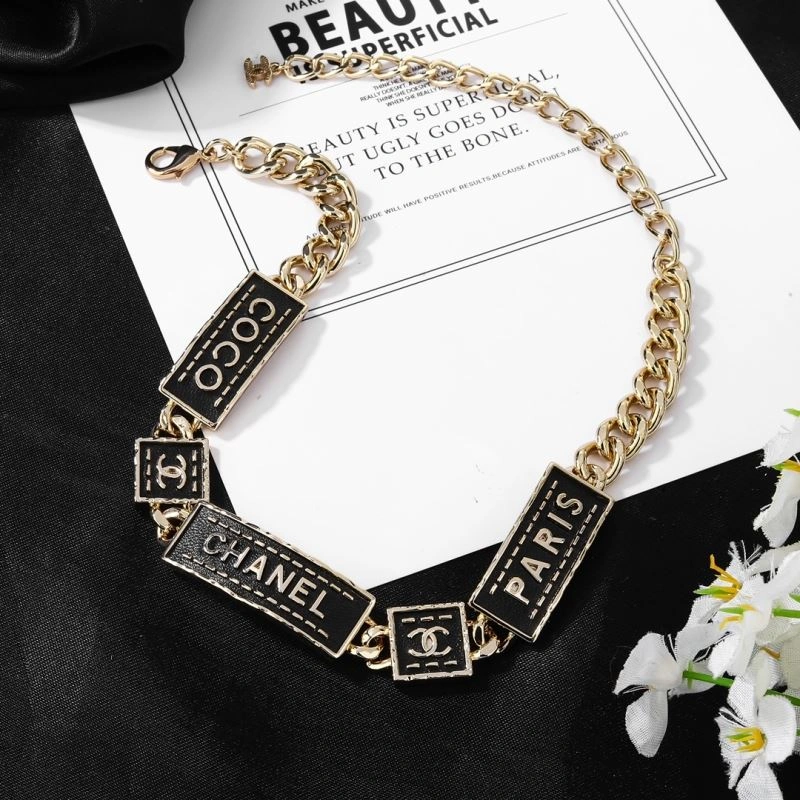 Compact Chanel Necklaces 230898