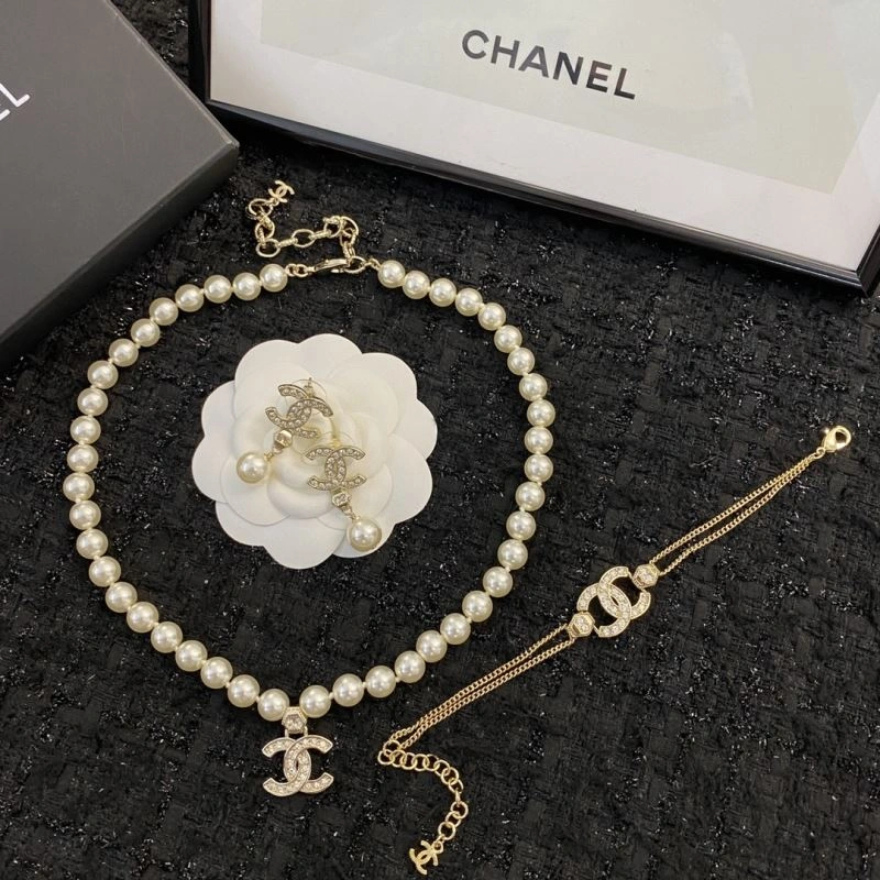 Tailored Chanel Necklaces 230936