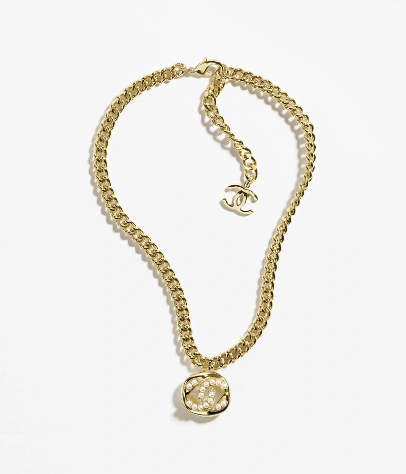 Trendsetting Chanel Necklaces 230882