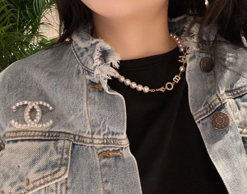 WellDesigned Chanel Necklaces 230923