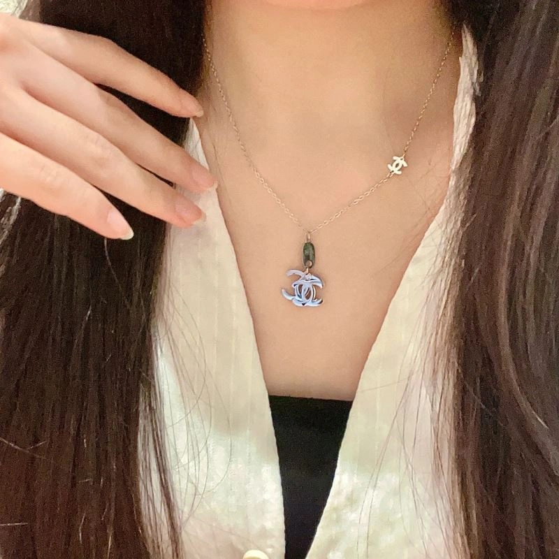 Snug Chanel Necklaces 230493