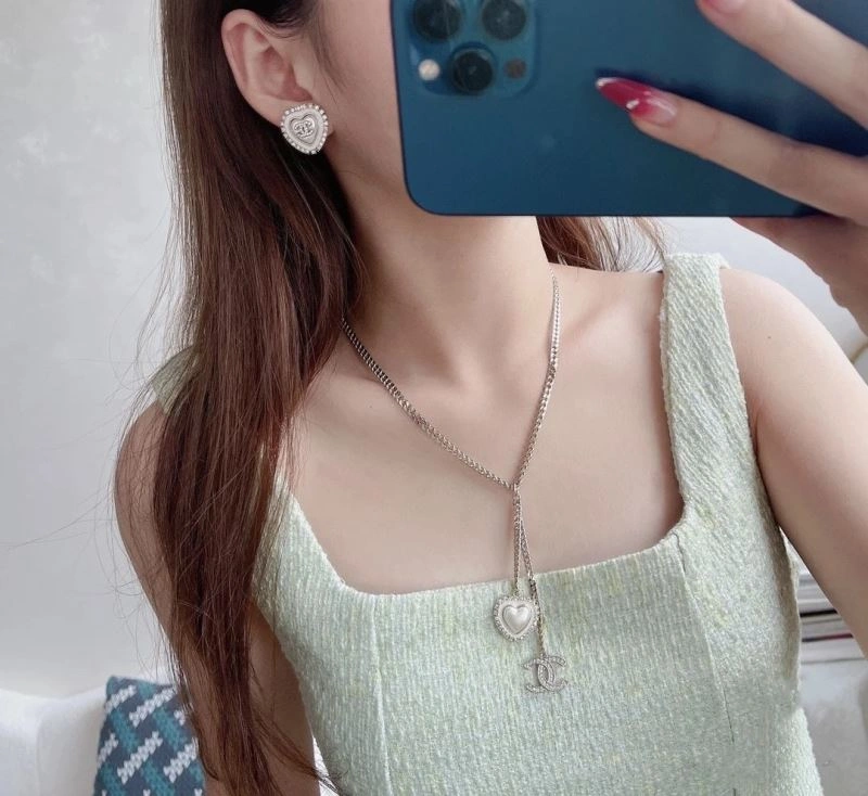 QuickDry Chanel Necklaces 230517