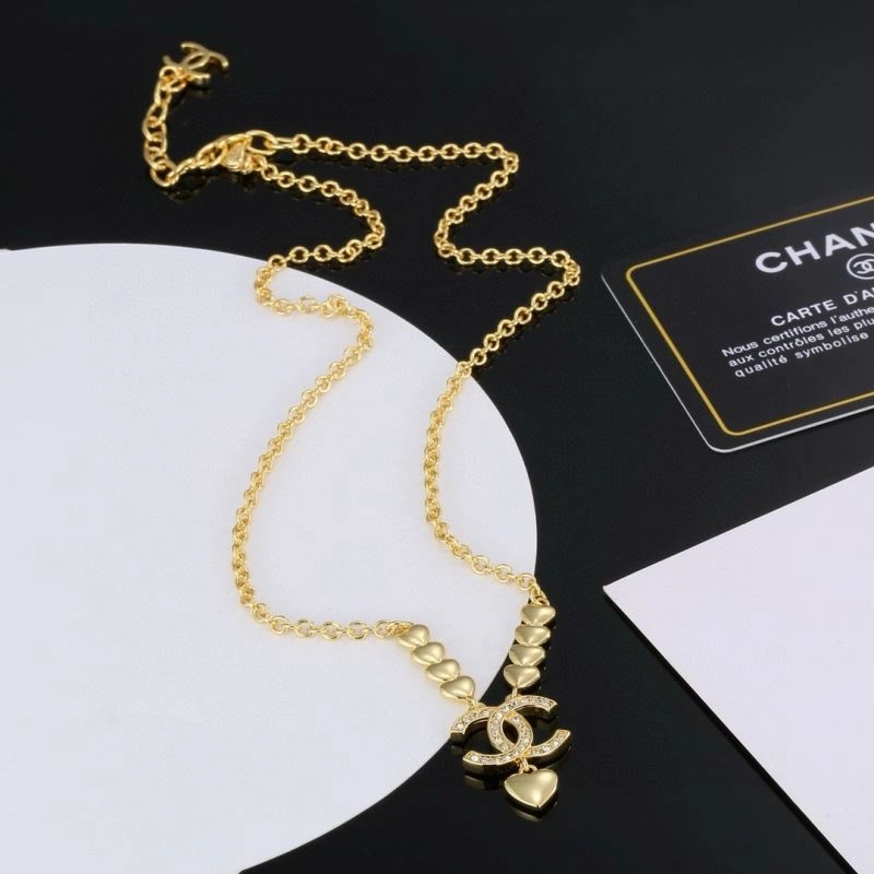 WaterResistant Chanel Necklaces 230483