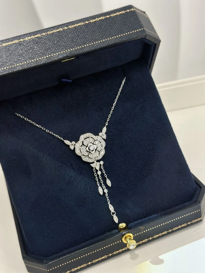 TechFriendly Chanel Necklaces 230512