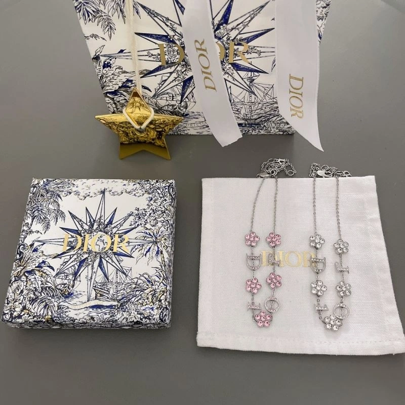 Chanel Necklaces OnTrend 230421