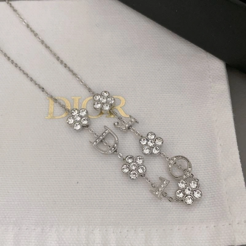 Chanel Necklaces OnTrend 230421