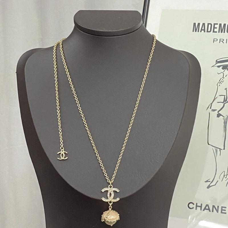 Chanel Necklaces UrbanChic 230418