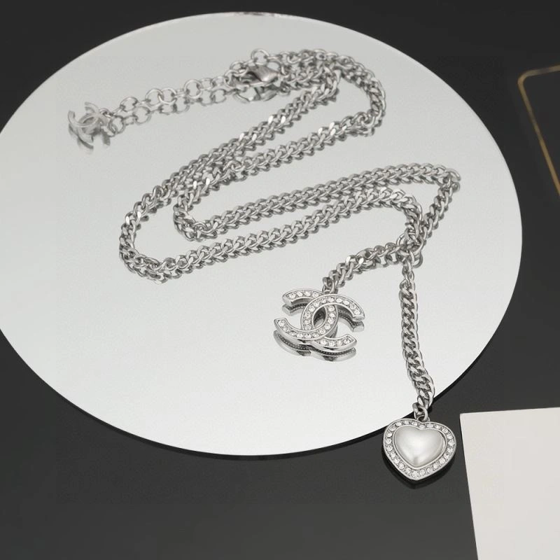 Sporty Chanel Necklaces 230378