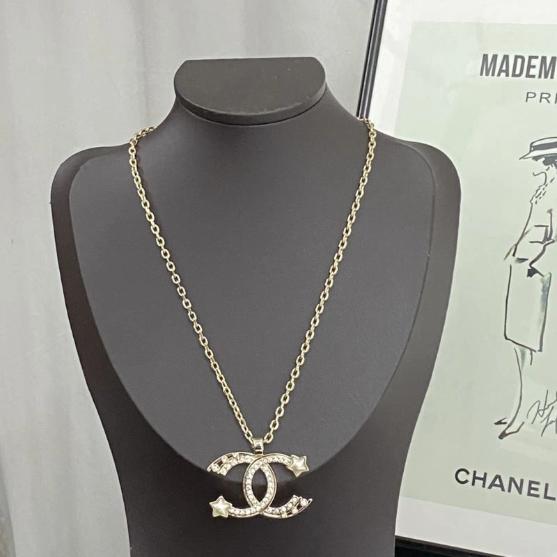 Chanel Necklaces Fashionable 230400