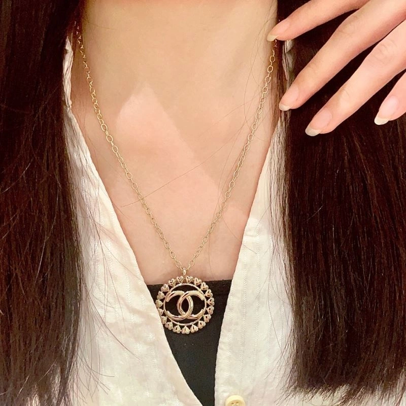 Vibrant Chanel Necklaces 230372