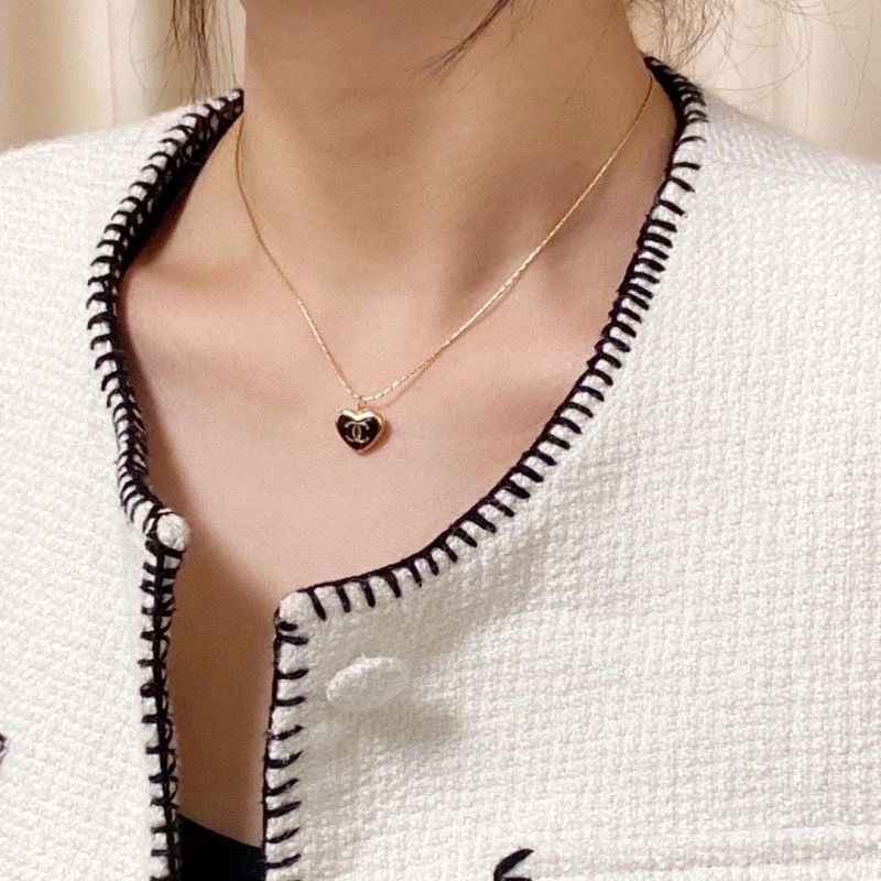 Chanel Necklaces Sleek 232099