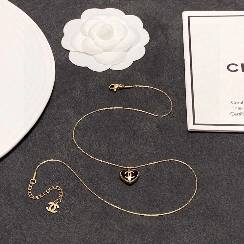 Chanel Necklaces Sleek 232099