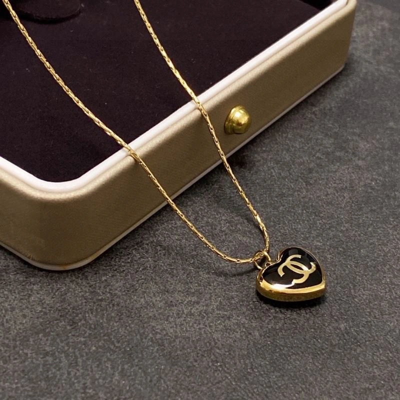 Chanel Necklaces Sleek 232099