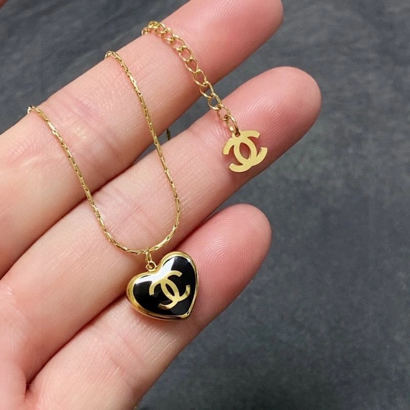 Chanel Necklaces Sleek 232099