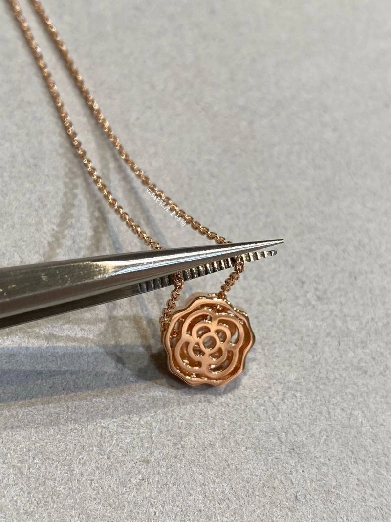 Packable Chanel Necklaces 232101