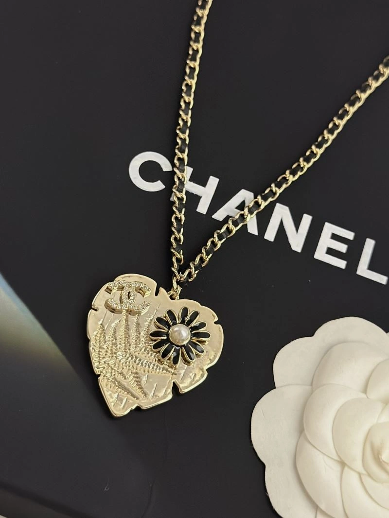 Chanel Necklaces Snug 232156