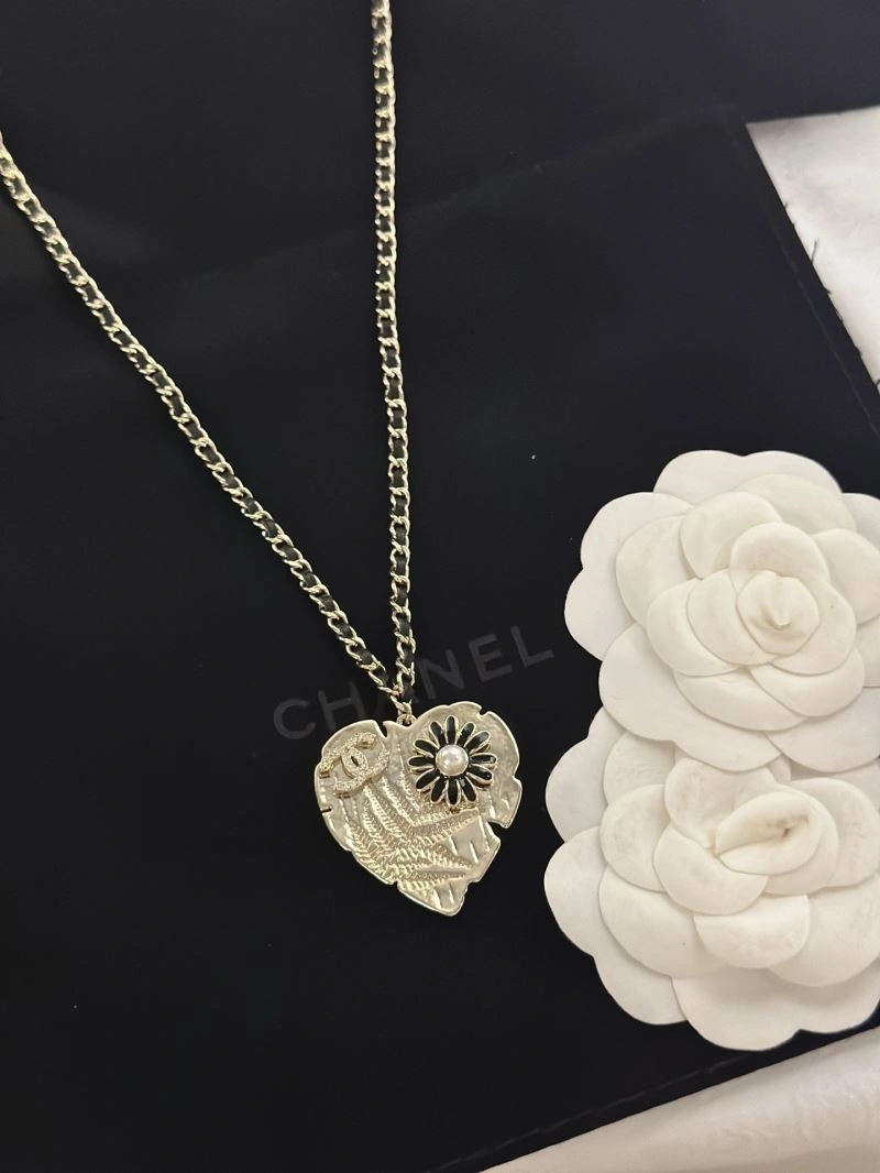 Chanel Necklaces Snug 232156