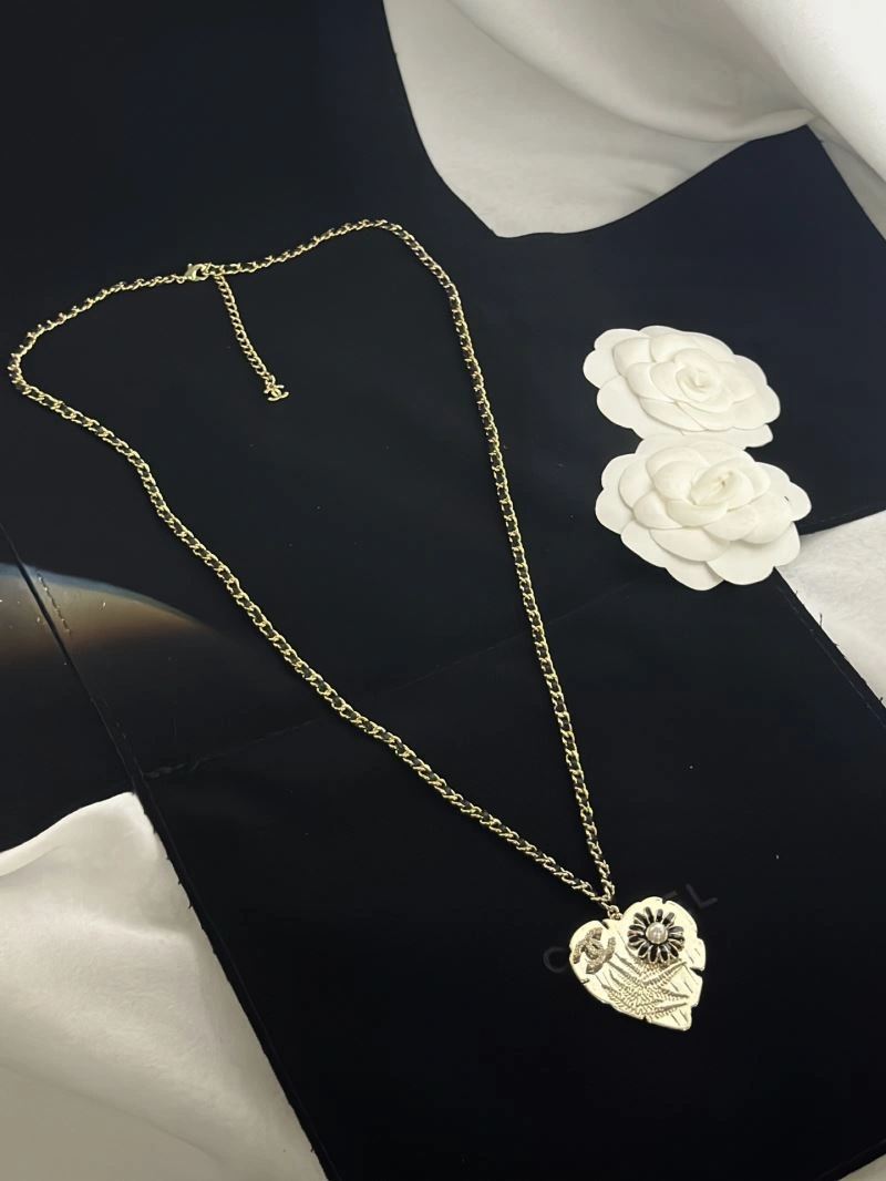 Chanel Necklaces Snug 232156