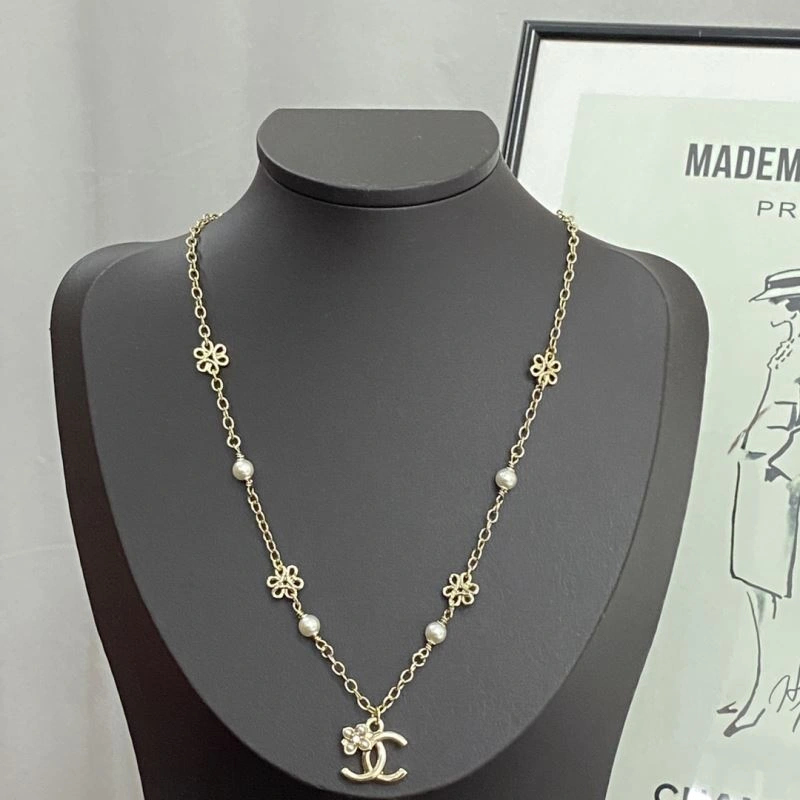 Chanel Necklaces ModernLook 232034