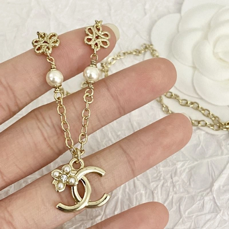 Chanel Necklaces ModernLook 232034