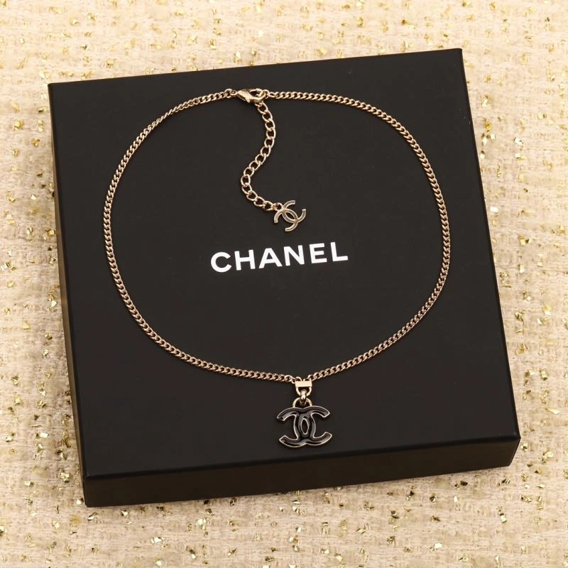 Effortless Chanel Necklaces 232006
