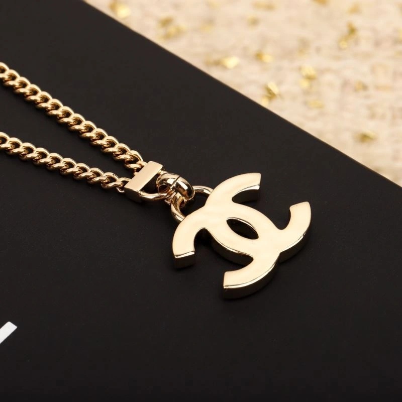 Effortless Chanel Necklaces 232006